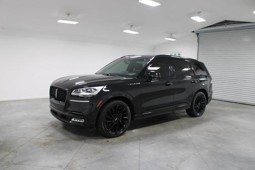Infinite Black Metallic Clearcoat 2023 Lincoln Aviator Reserve AWD