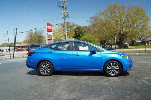 Electric Blue Metallic 2022 Nissan Versa 1.6 SV