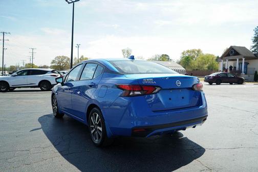 Electric Blue Metallic 2022 Nissan Versa 1.6 SV