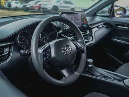 2019 Toyota C-HR XLE
