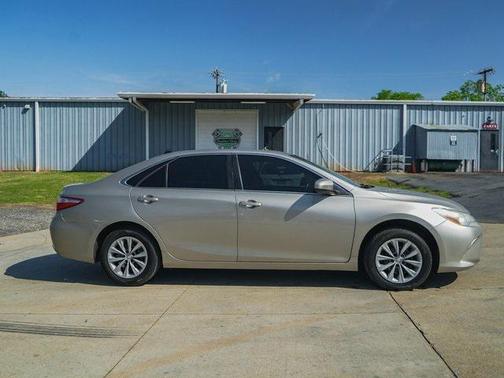 2017 Toyota Camry XLE