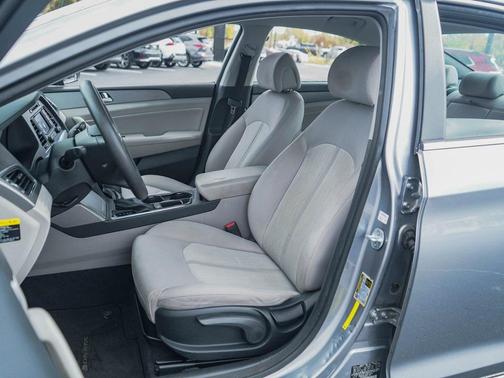 2016 Hyundai SONATA Hybrid SE