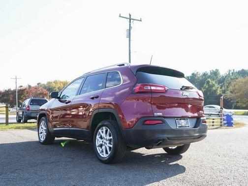 Photo 3 of 26 of 2017 Jeep Cherokee Latitude