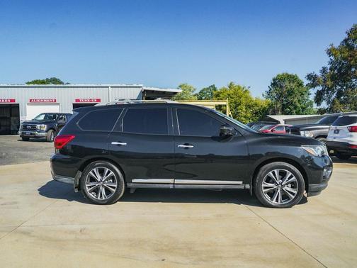 2020 Nissan Pathfinder Platinum 2WD