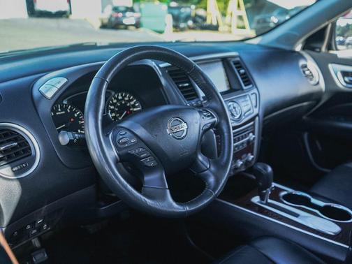 2020 Nissan Pathfinder Platinum 2WD