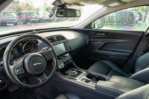 2017 Jaguar XE 25t Premium