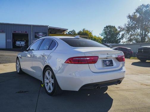 2017 Jaguar XE 25t Premium