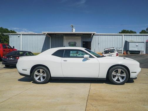 2017 Dodge Challenger SXT