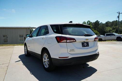 Summit White 2022 Chevrolet Equinox LS