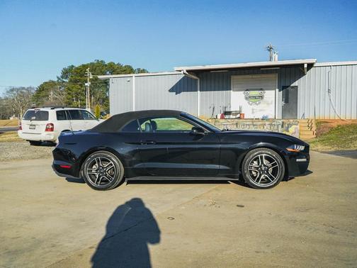 2022 Ford Mustang EcoBoost Premium