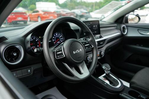 Aurora Black 2024 Kia Forte LX