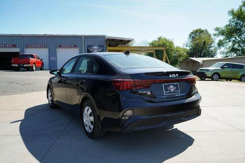 Aurora Black 2024 Kia Forte LX