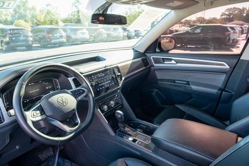 2023 Volkswagen Atlas 3.6L SE w/Technology