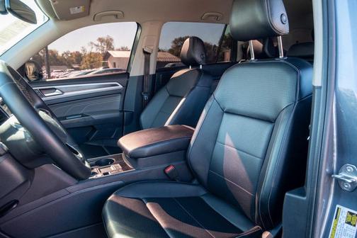 2023 Volkswagen Atlas 3.6L SE w/Technology