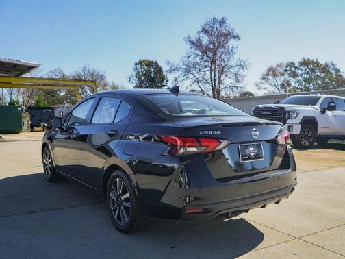 2021 Nissan Versa 1.6 SV