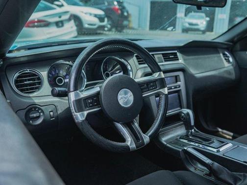 2014 Ford Mustang V6