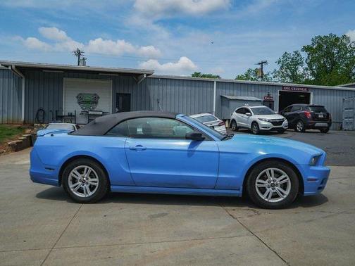 2014 Ford Mustang V6