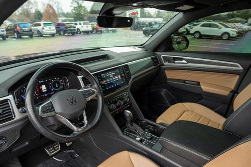 2022 Volkswagen Atlas Cross Sport 3.6L V6 SEL Premium R-Line