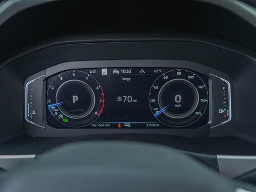 2022 Volkswagen Atlas Cross Sport 3.6L V6 SEL Premium R-Line