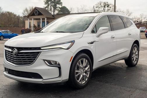 2023 Buick Enclave Essence AWD