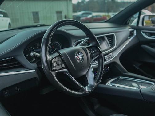 2023 Buick Enclave Essence AWD