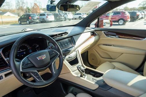 2017 Cadillac XT5 Luxury