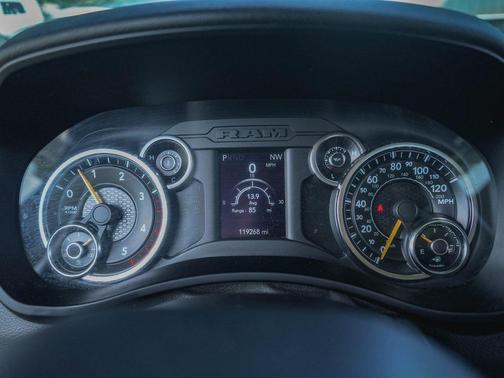 2019 RAM 2500 Big Horn Crew Cab 4x4 6'4' Box