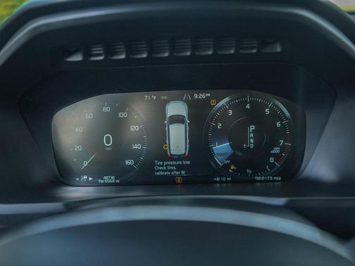 2018 Volvo XC90 T5 Momentum