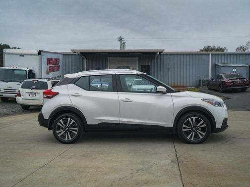 2020 Nissan Kicks SV