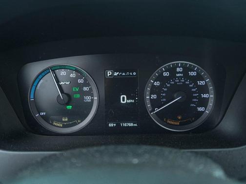 2016 Hyundai SONATA Hybrid Limited
