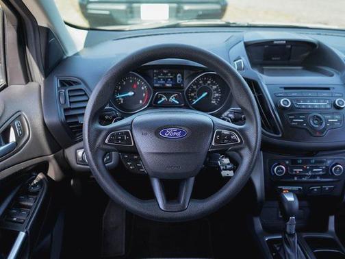 WHITE GOLD METALLIC 2017 Ford Escape SE