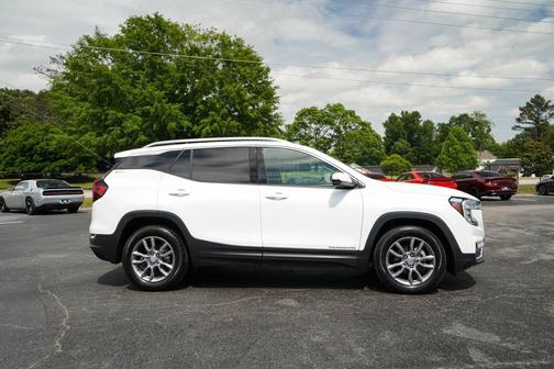 Summit White 2024 GMC Terrain SLT