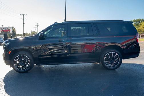 2023 Chevrolet Suburban RST