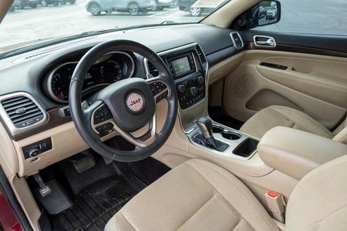 2017 Jeep Grand Cherokee Laredo