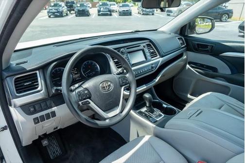 2018 Toyota Highlander LE I4