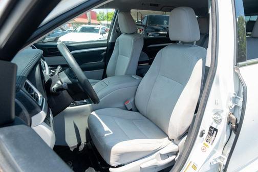 2018 Toyota Highlander LE I4