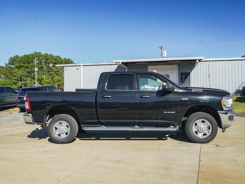 2019 RAM 2500 Big Horn Crew Cab 4x4 6'4' Box