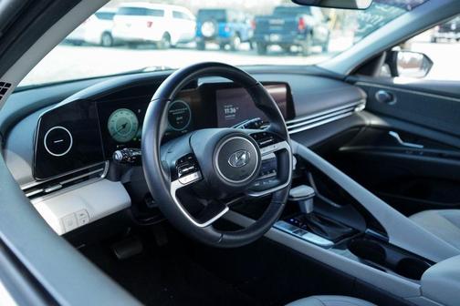 2022 Hyundai ELANTRA HEV Limited