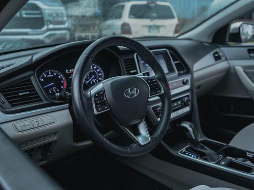 2018 Hyundai SONATA SEL