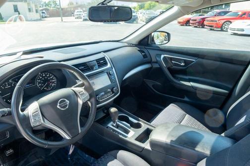 2017 Nissan Altima 2.5 SV