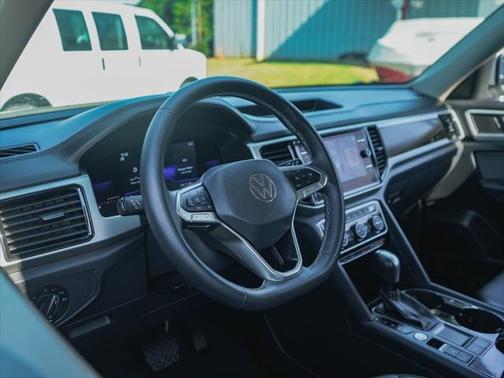 2022 Volkswagen Atlas 2.0T SE w/Technology