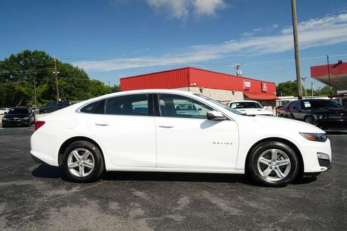 Summit White 2023 Chevrolet Malibu 1LS