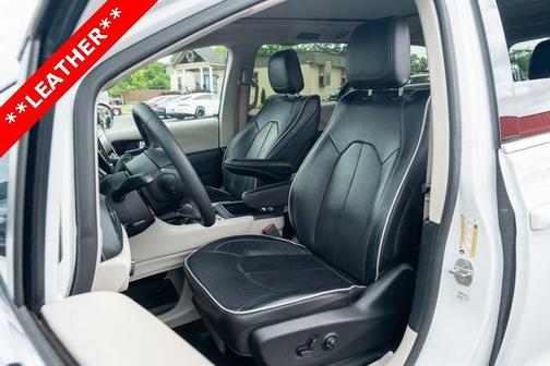 2023 Chrysler Pacifica Hybrid Limited