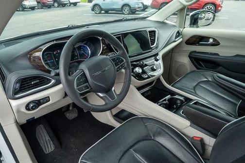 2023 Chrysler Pacifica Hybrid Limited