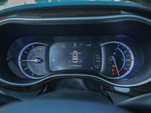 2023 Chrysler Pacifica Hybrid Limited
