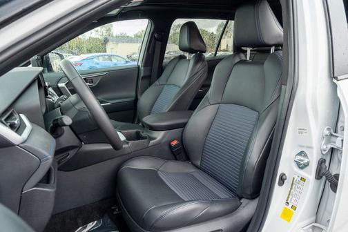 2024 Toyota RAV4 Hybrid SE