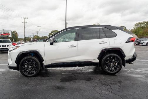 2024 Toyota RAV4 Hybrid SE