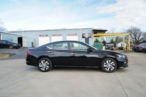 2022 Nissan Altima S FWD