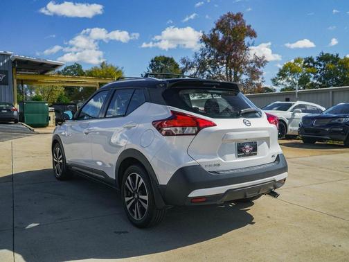 2019 Nissan Kicks SR