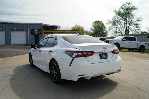 Super White 2021 Toyota Camry SE